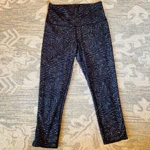 Lululemon crop size 6